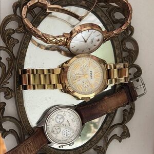 Fossil Gold Chronograph Watch with Elegant Metal Bracelet